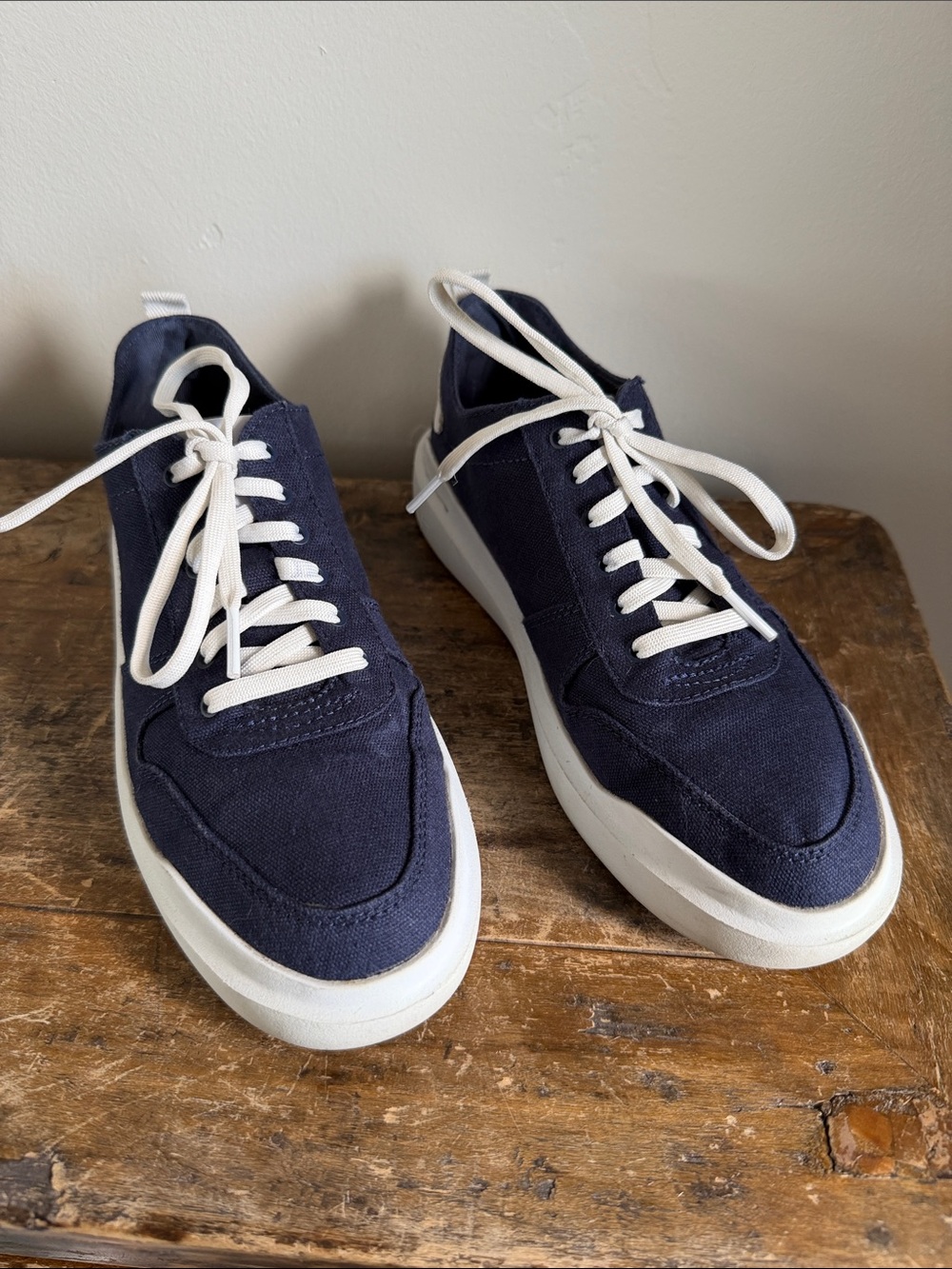 Cole Haan Navy Canvas Low-Top Sneakers with White Soles Size 7